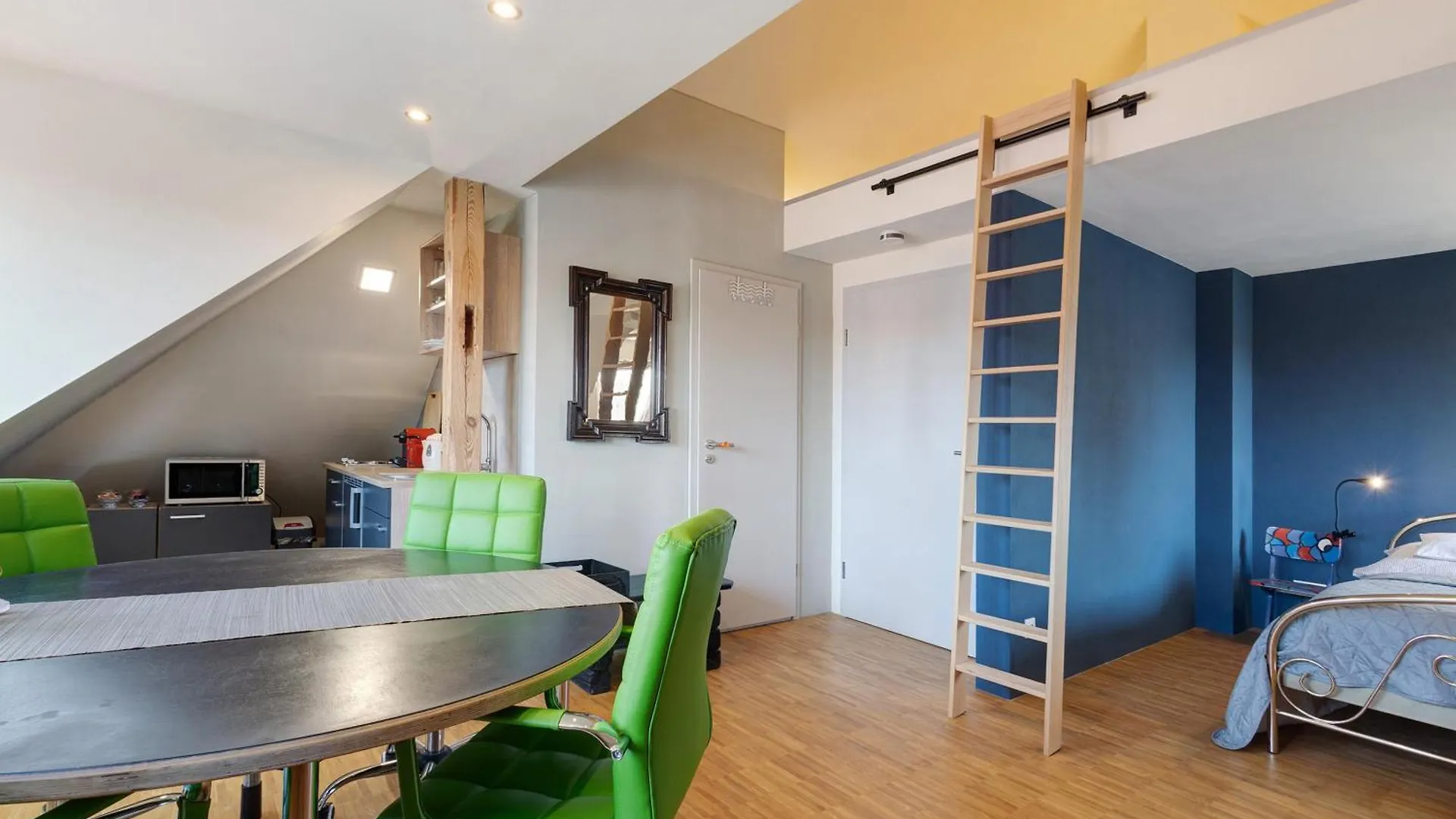 Ferienwohnung Skyline Suite Bayreuth Lägenhet